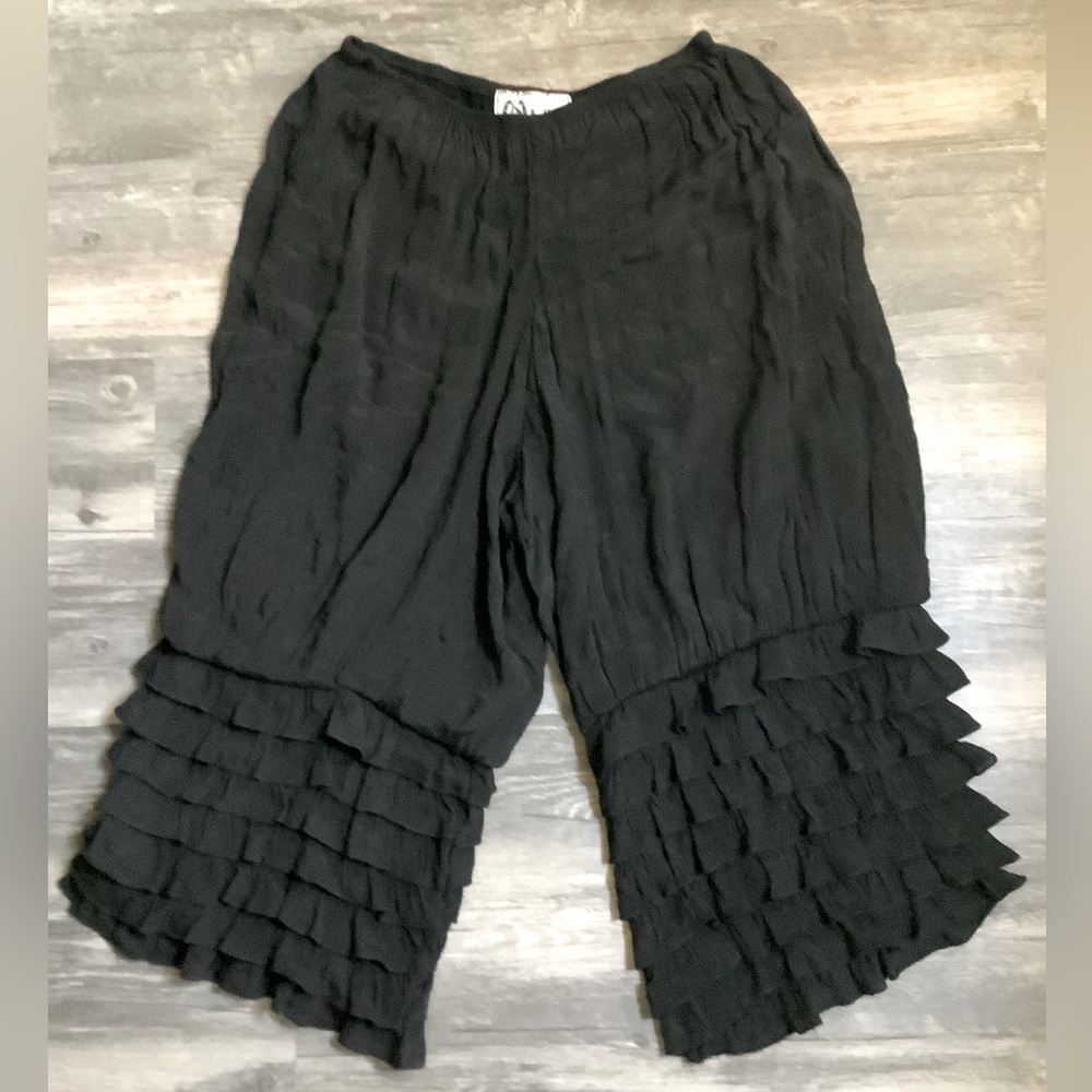 Pantaloon Capris Size L